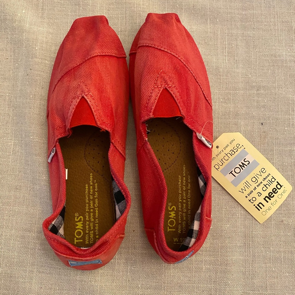 NWT Red canvas Toms shoes